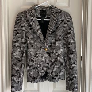 Smythe houndstooth blazer.